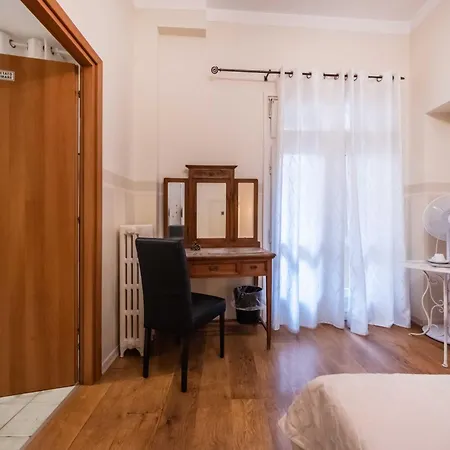 Al Teatro Πανσιόν Βερόνα