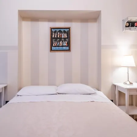 Al Teatro Gæstehus 3*